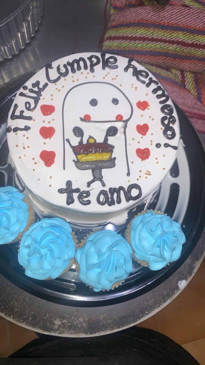 Pastel cumpleaños cupcakes