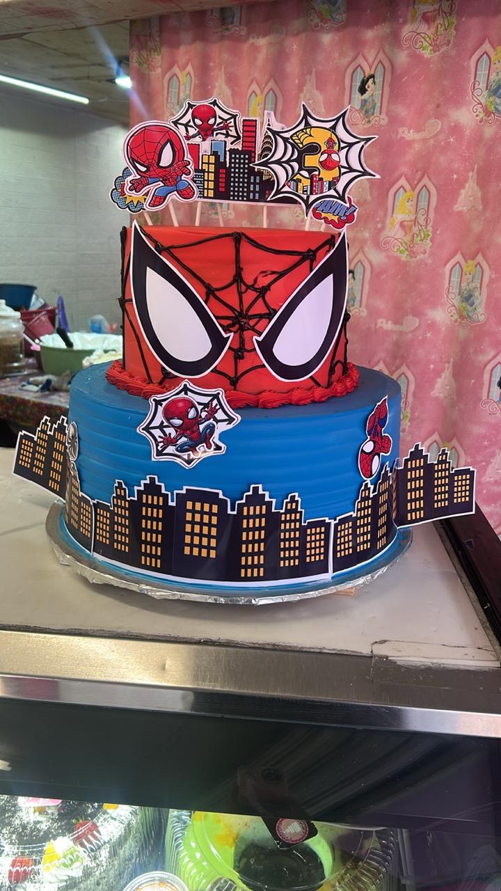Pastel Spiderman 2 pisos