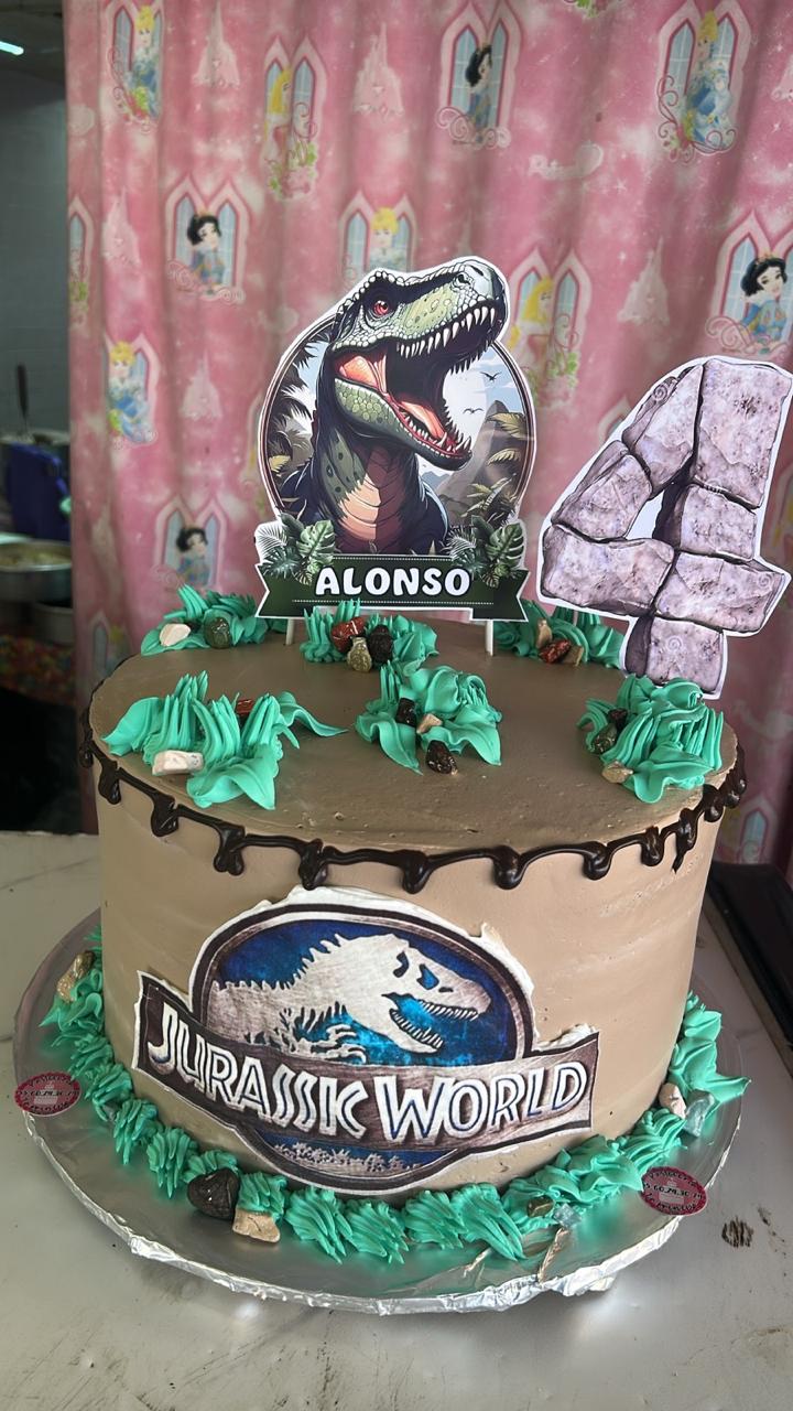 Pastel Jurassic World Alonso
