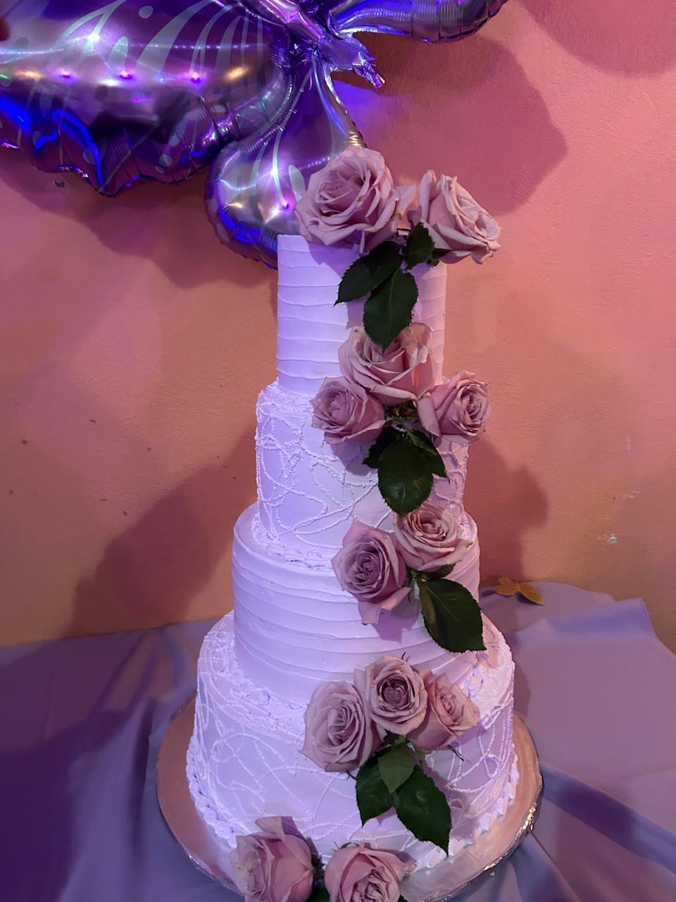 Pastel XV bodas rosas moradas