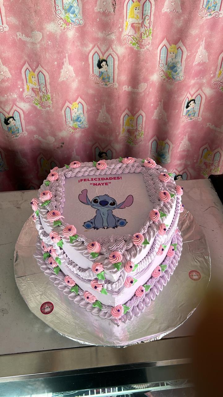 Pastel Stitch corazón Naye