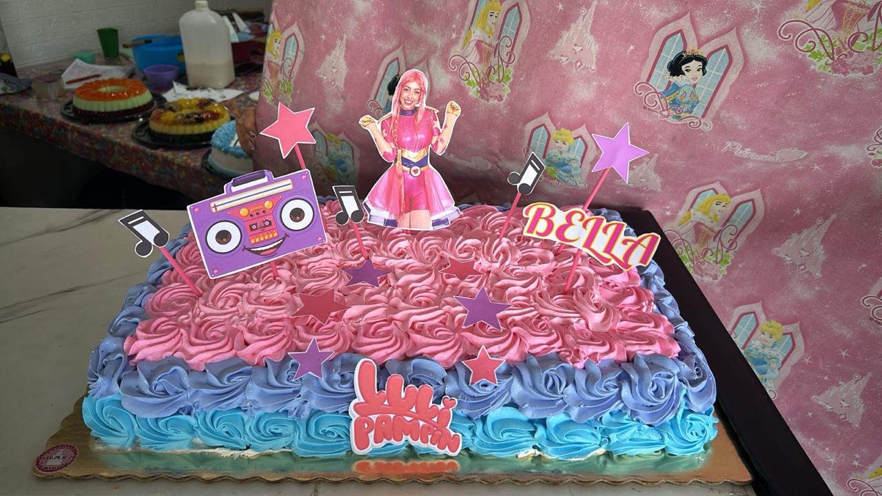 Pastel Luki Paman Bella