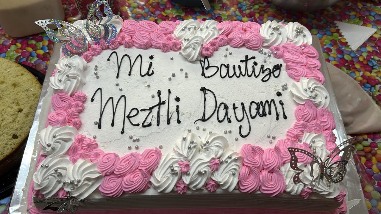 Pastel bautizo Meztli Dayami